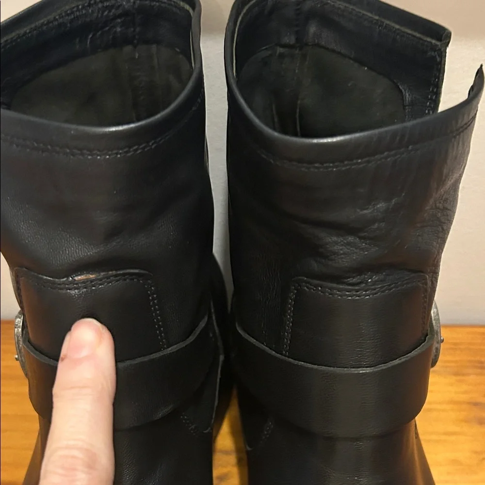 Frye Veronica Black Leather Flex Ankle Booties. Size 9.5